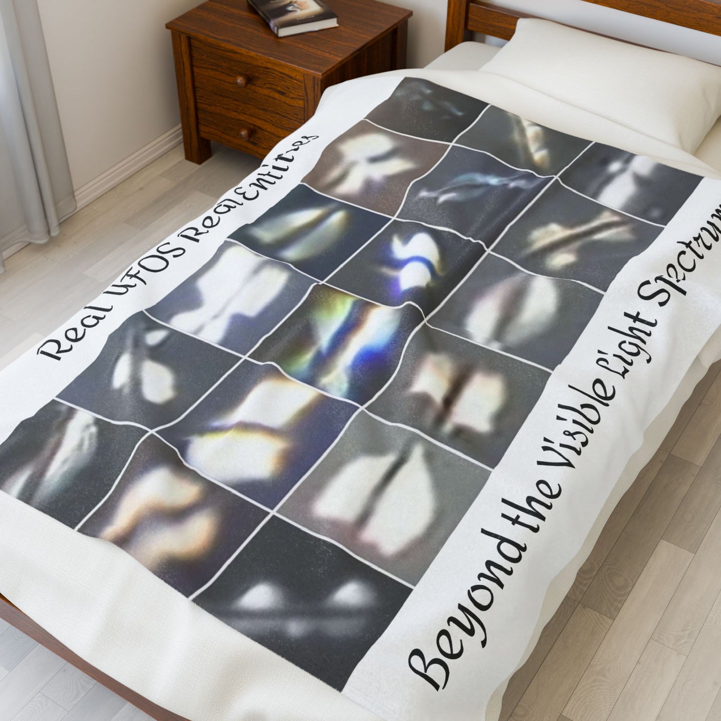 Velveteen Plush Blanket with UFO Design - Cozy Throw for Stargazers, Home Décor, Gift for UFO Lovers, Sci-Fi Collectible, Blanket for [...]